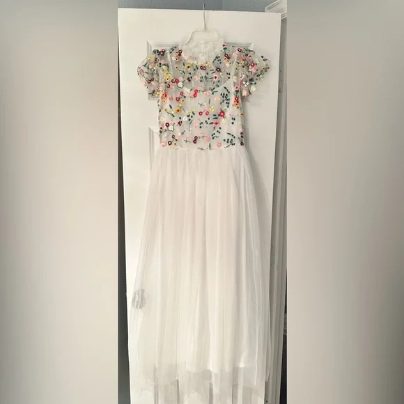 Floral embroidery white dress - Shein Size Small